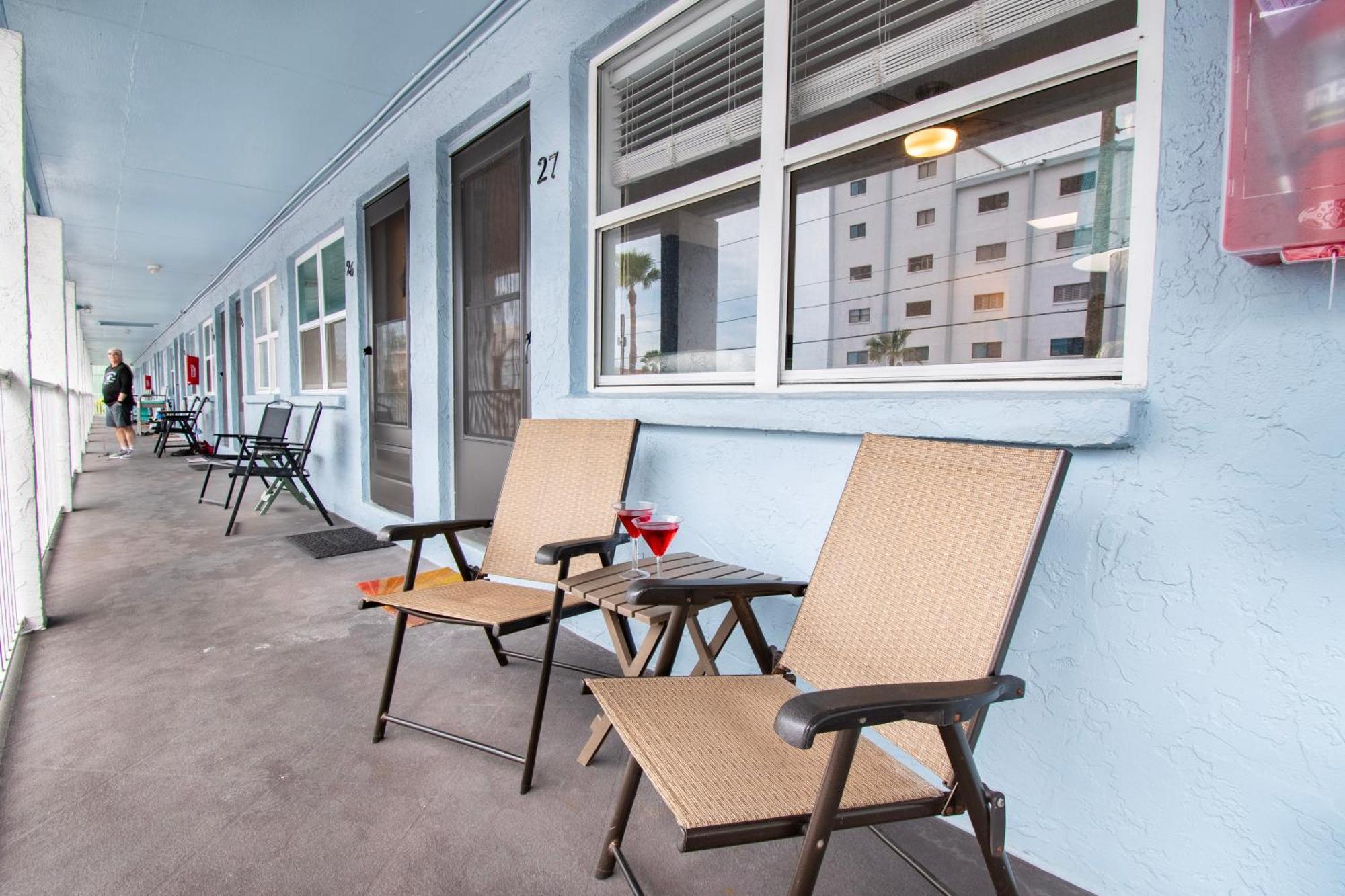Funshine Sunset Beach St. Pete Beach Exterior photo